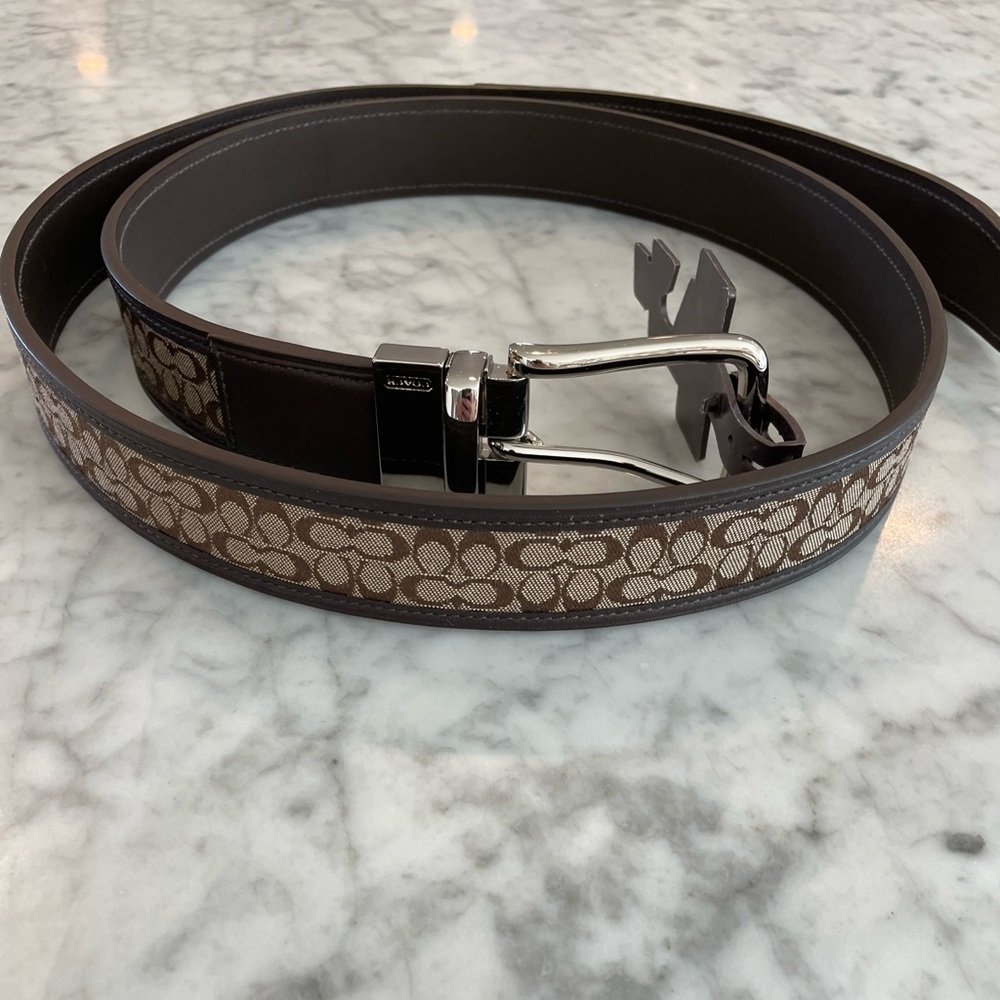 COACH Men’s Reversible Signature Belt